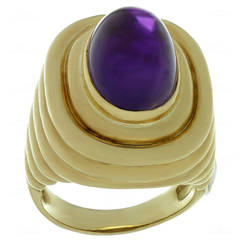 1980s Oval Amethyst Yellow Gold Ring