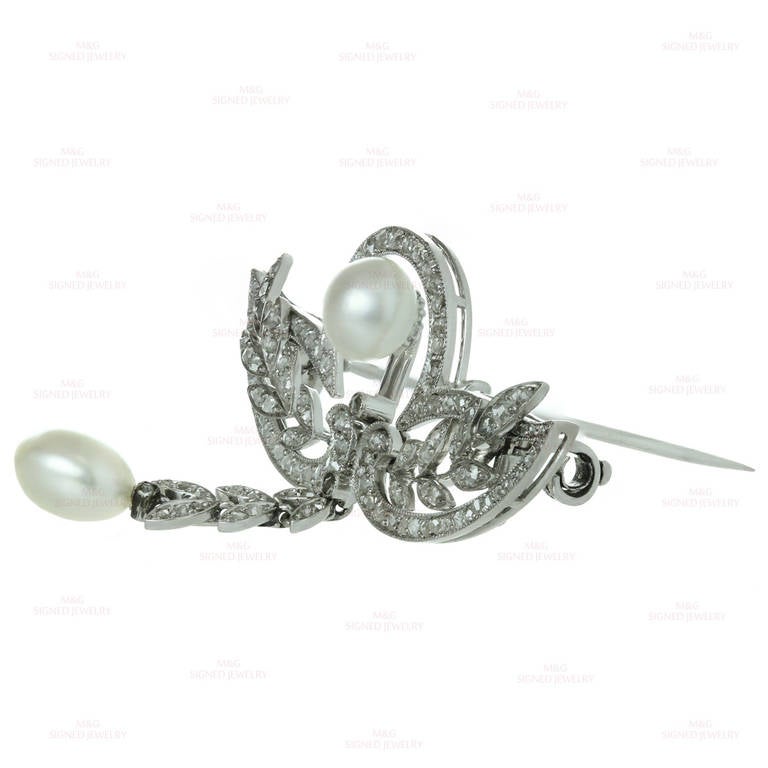 Edwardian  Antique Garland Style Diamond Pearl Platinum Brooch Pendant In Excellent Condition In New York, NY