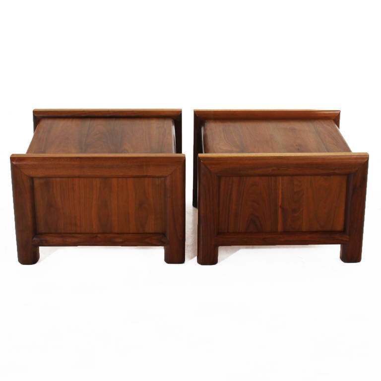 Mid-20th Century Pair of Midcentury Solid Walnut and Oak Side Tables For Sale
