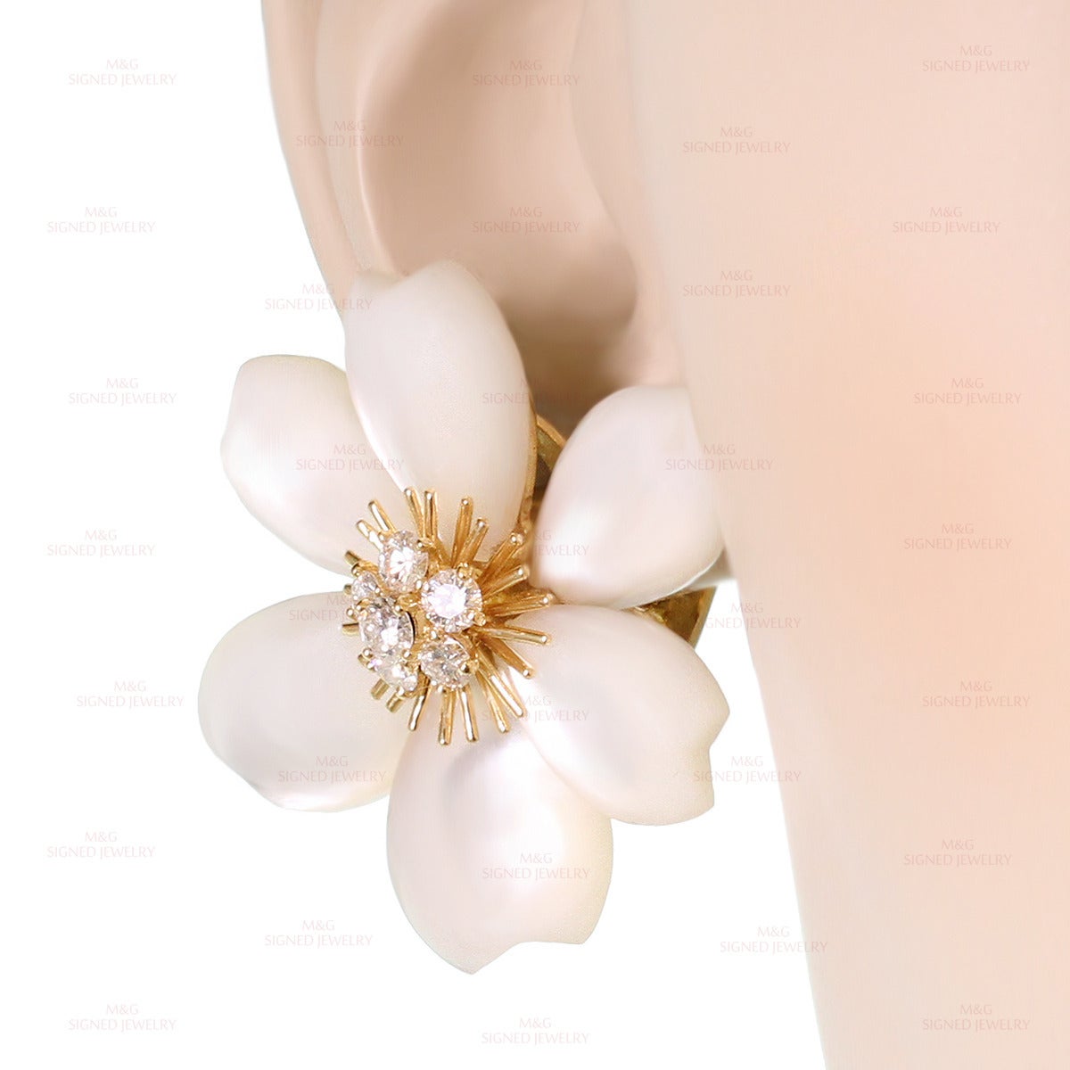 Van Cleef & Arpels Rose De Noel Diamond Mother-of-Pearl Flower Clip-on Earrings In Excellent Condition In New York, NY