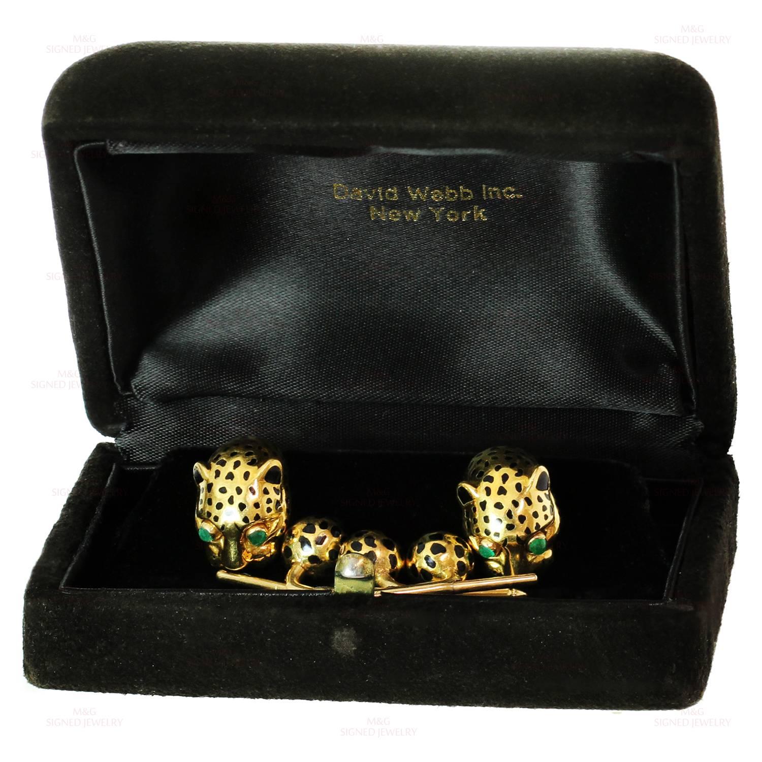 David Webb Enamel Emerald Gold Leopard Cufflinks and Studs Set Father's Day  In Good Condition In New York, NY