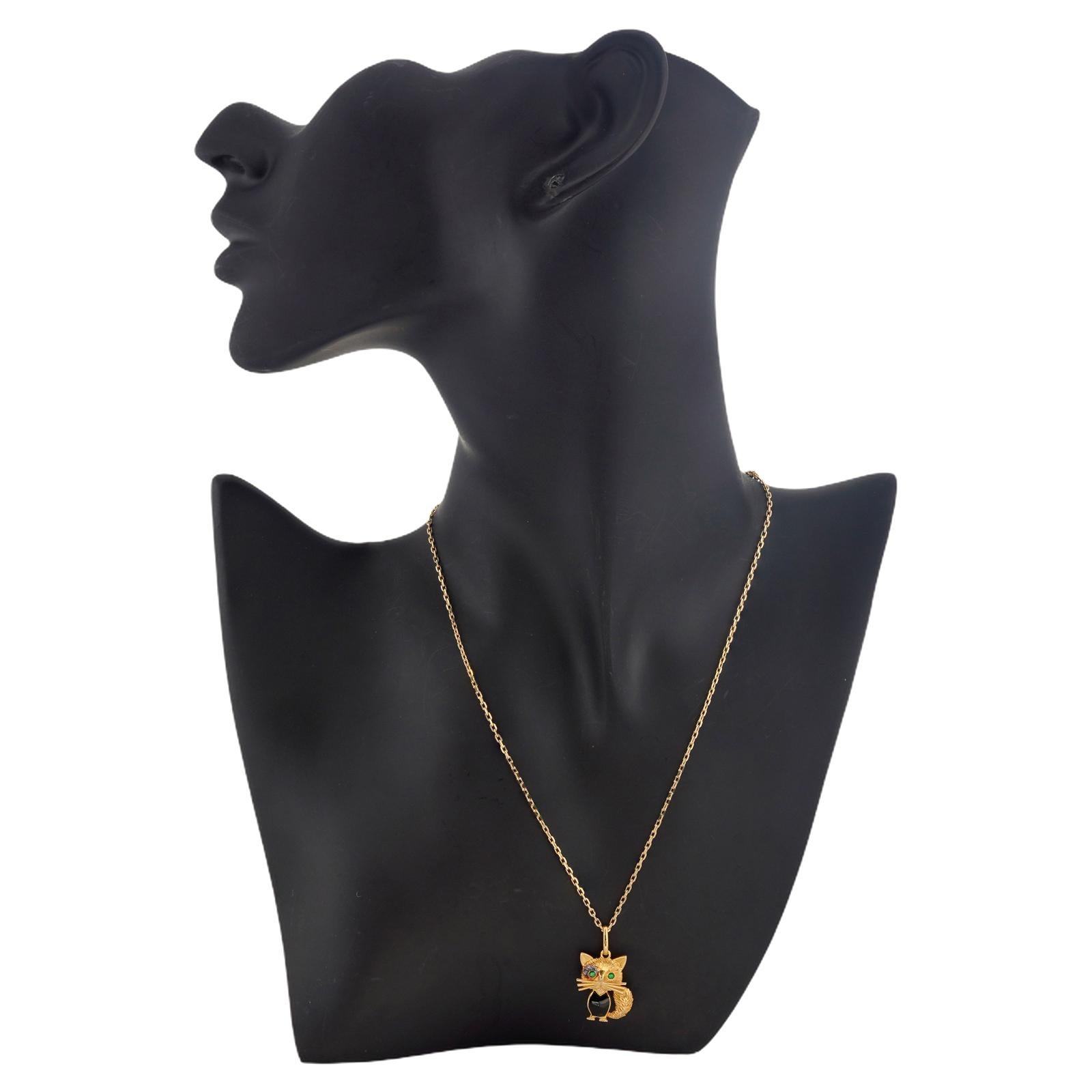 Taglio rotondo VAN CLEEF & ARPELS Collana con gatto in smeraldo e onice in oro giallo in vendita