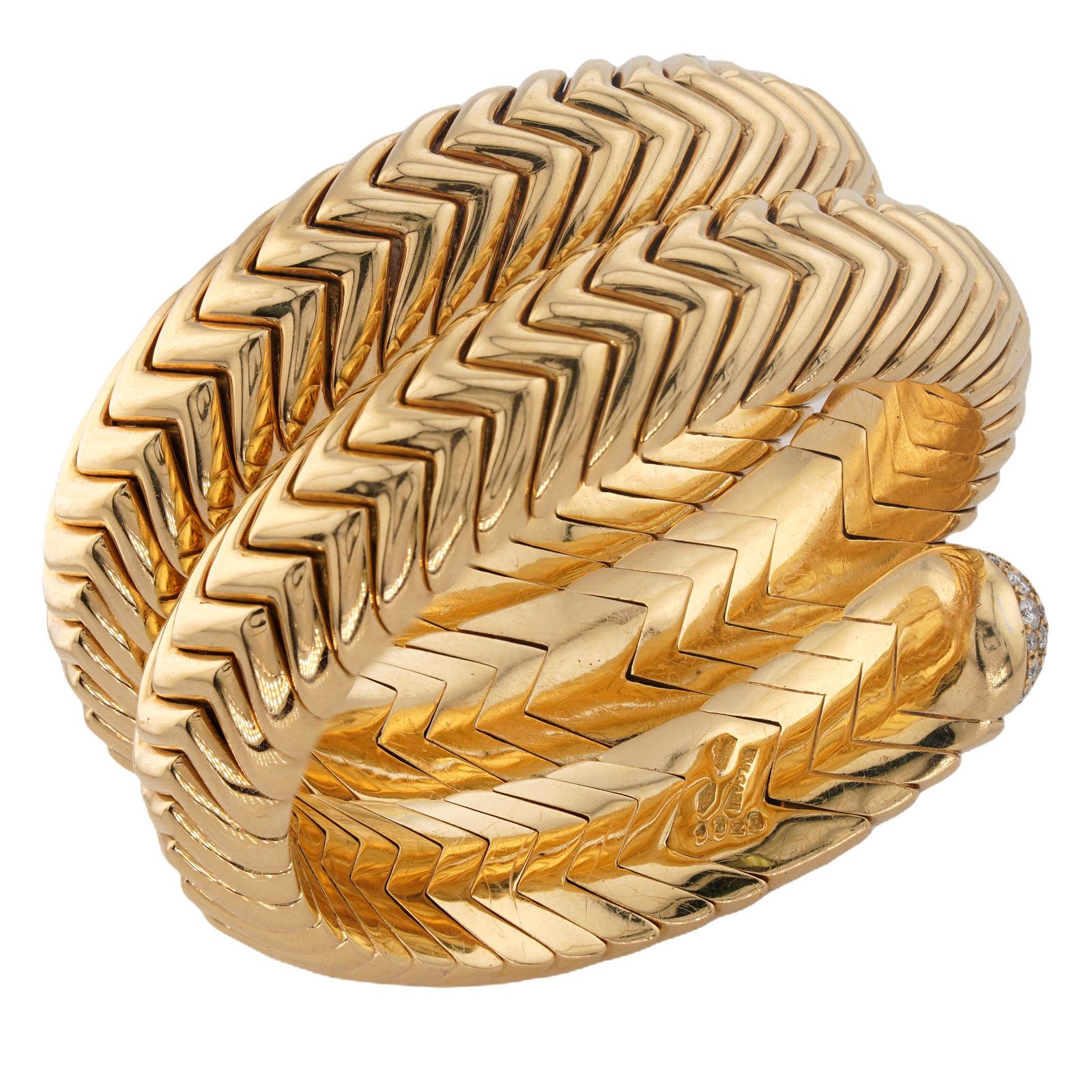 BULGARI Bracelet 3 rangs en or jaune avec diamants Spiga en vente 1