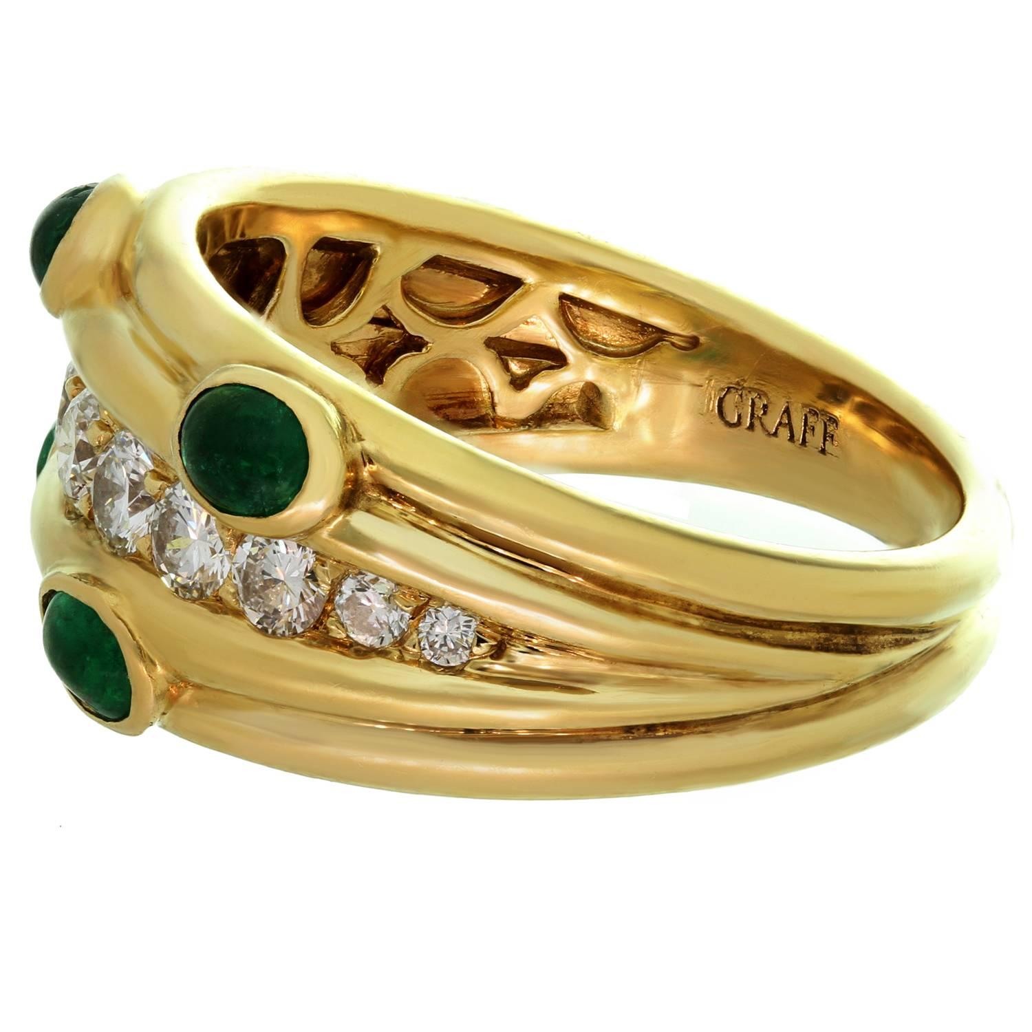 Graff Diamond Emerald Yellow Gold Band Ring In Good Condition In New York, NY