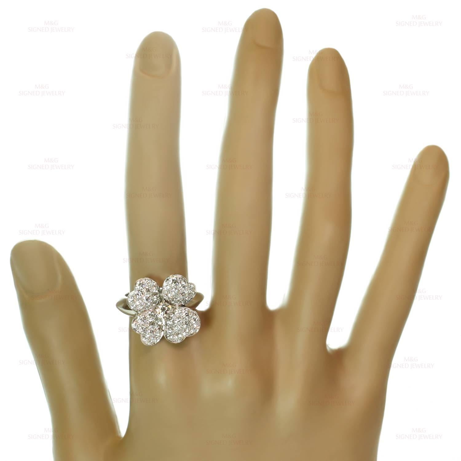 Van Cleef & Arpels Cosmos Diamond Gold Medium Flower Ring 1