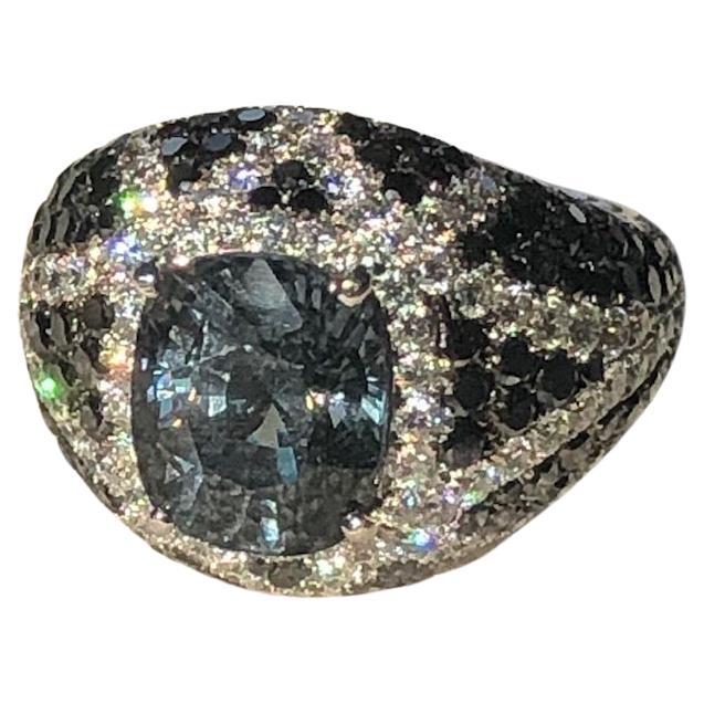 18 Karat White Gold Blue Cobalt Spinel Ring with Black and White Diamonds For Sale