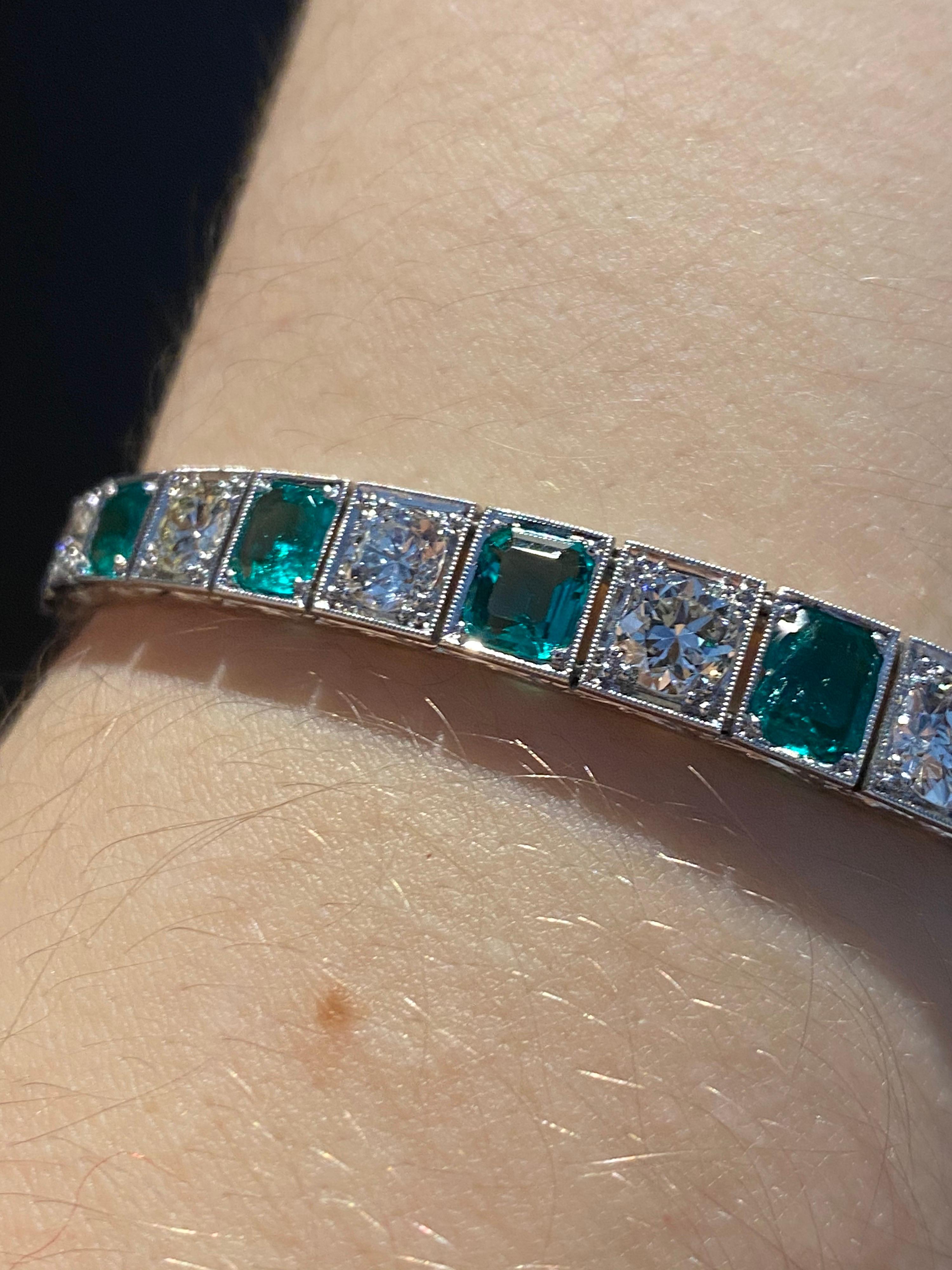 Women's Vintage Certified Colombian Emerald Diamond Bracelet Platinum White Gold 1990s For Sale