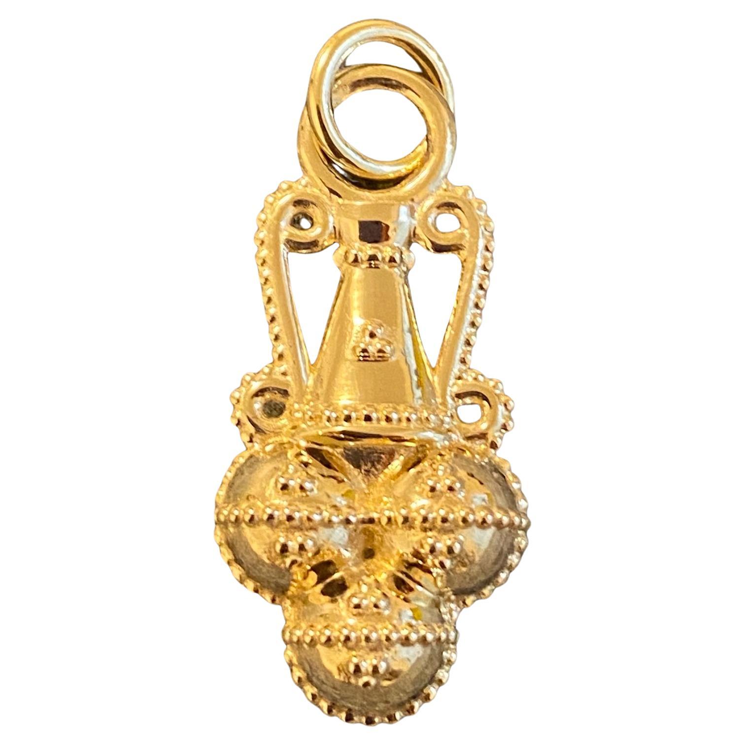 Pendentif Amphora en or 22 carats en vente