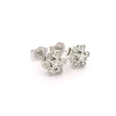 NOVITÀ! Orecchini a bottone con piccoli fiori in oro bianco 10k e diamanti per un totale di 0,25 carati