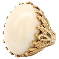 Vintage Solid Yellow Gold Large Oval Angel Skin Coral Brutalist Style Ring