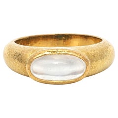 Elizabeth Locke 18k Gold Bezel Blue Moonstone Oval Solitaire Hammered Ring