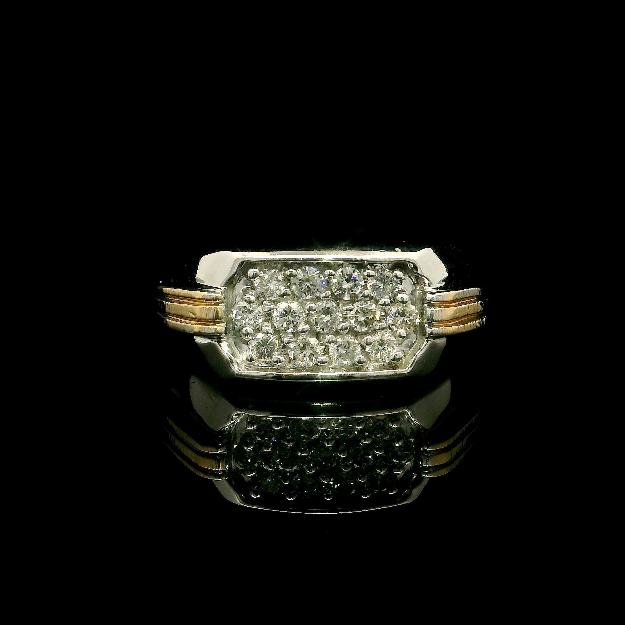 --Pietre: --
(13) Diamanti naturali autentici - taglio rotondo brillante - incastonati - colore H - chiarezza I1
Peso totale dei carati: 0,40ctw (circa)

Materiale: Oro bianco massiccio 14K con accenti in oro giallo
Peso: 9.28 grammi
Misura