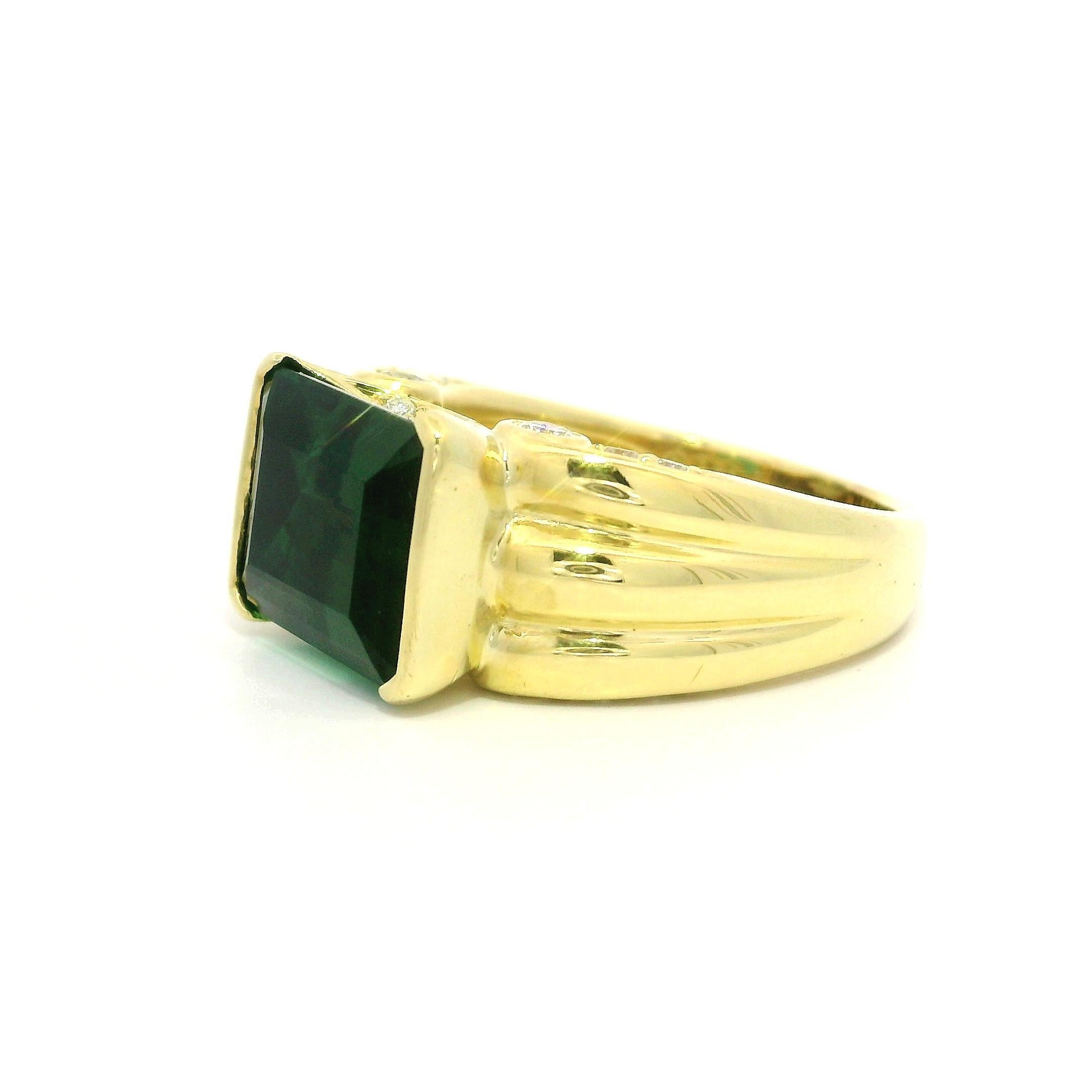 Bague en or jaune 18k GIA 6.43ctw Half Bezel Bluish Green Tourmaline Diamond Ring en vente 1