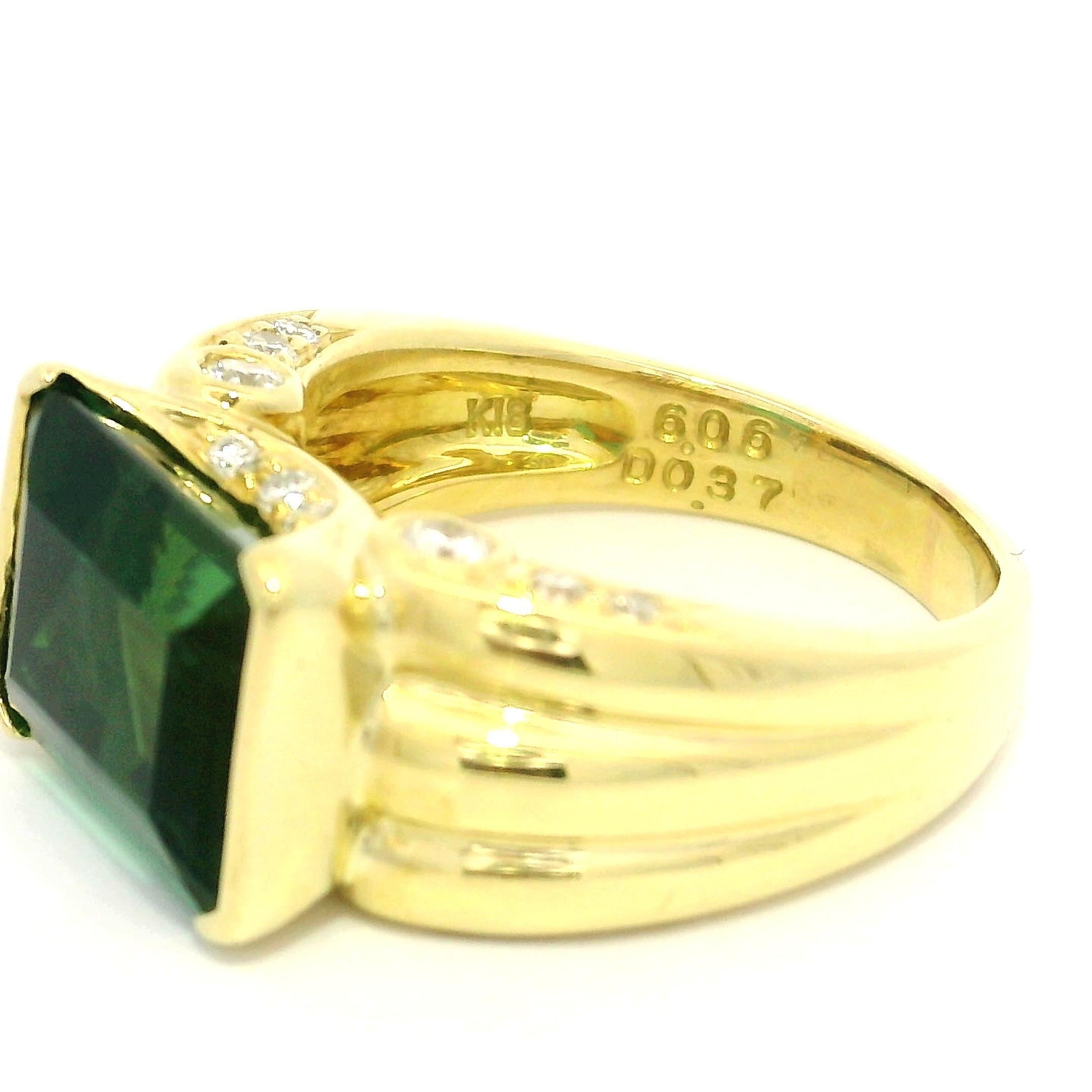 Bague en or jaune 18k GIA 6.43ctw Half Bezel Bluish Green Tourmaline Diamond Ring en vente 2