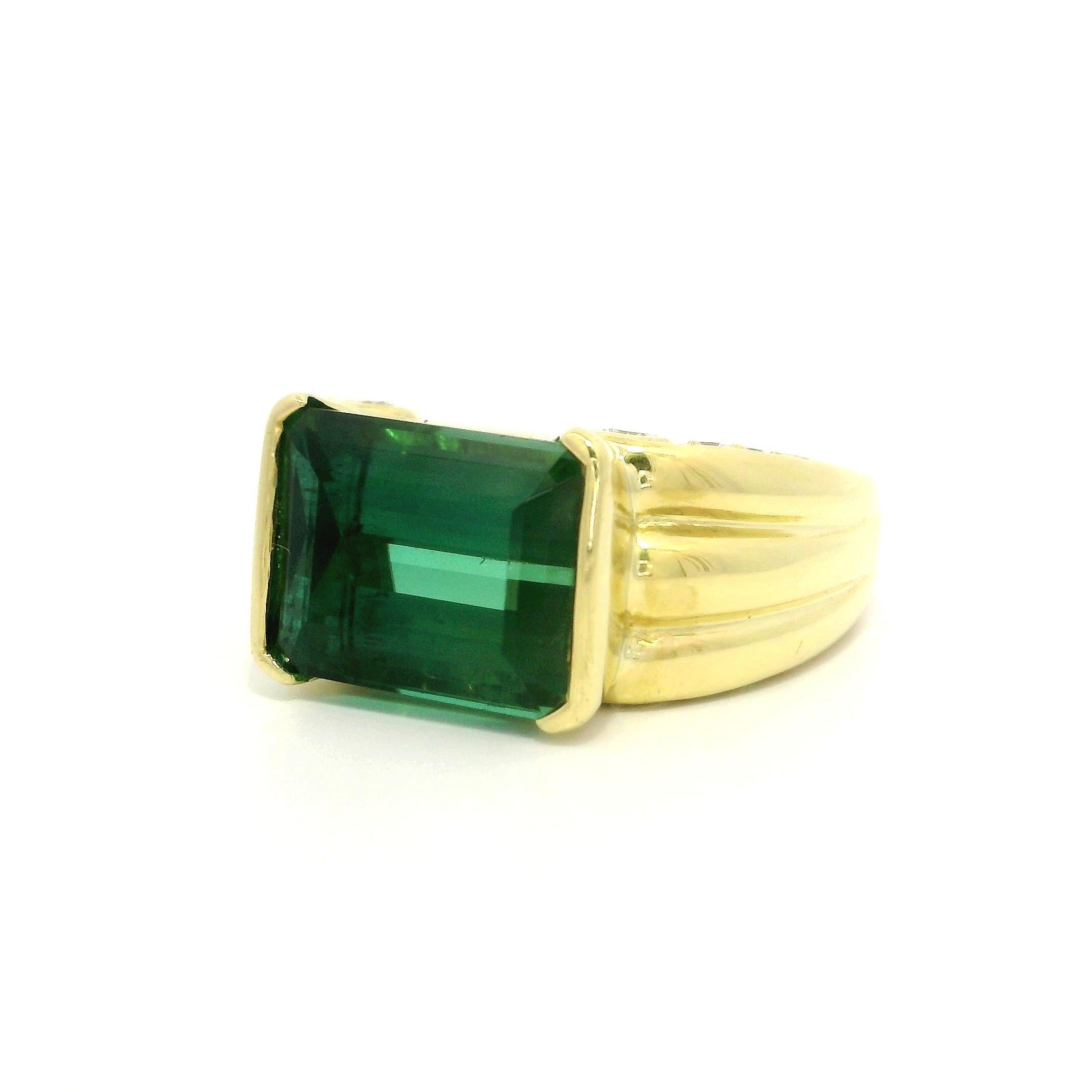 Bague en or jaune 18k GIA 6.43ctw Half Bezel Bluish Green Tourmaline Diamond Ring en vente 7