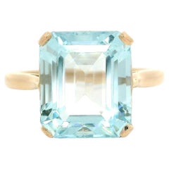 Vintage 18k Yellow Gold 4.36ct Emerald Cut Aquamarine Solitaire Ring