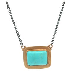 Collana con ciondolo terapeutico in argento e oro con turchese di Lika Behar, con catena regolabile