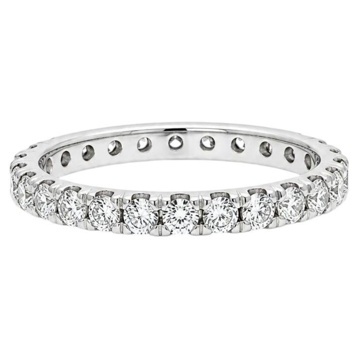 Bague de mariage « Eternity » empilable en platine, sertie pavée de diamants « Fiery » d'un total de 1 carat en vente