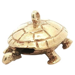 Vintage Collectible 14k Yellow Gold Moving Head Detailed Turtle Charm Pendant
