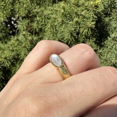 Elizabeth Locke 18k Gold Bezel Blue Moonstone Oval Solitaire Hammered Ring