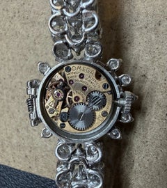 Vintage Omega Platin-Armbanduhr mit Diamanten (insgesamt 8,47 Karat) im „Hidden Snowflake“-Design