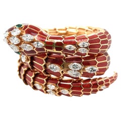Montre-bracelet pour femme Serpenti en émail, diamants et émeraudes, par Bvlgari