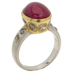 5,60 Carati  Anello vintage con cabochon di rubino 18 carati Gemma ovale di rubino e diamanti