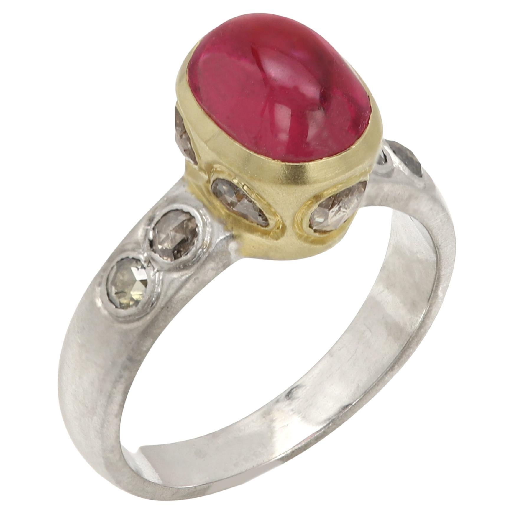 Anello con tormalina rosa cabochon in oro 18 carati bicolore Anello vintage con tormalina rosa