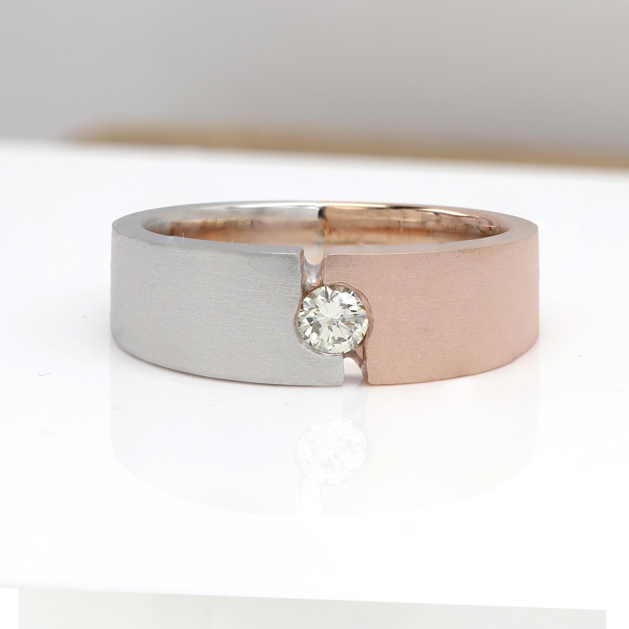 Hombres Anillo de Diamantes 14 Quilates Dos Tonos de Oro Cepillado Banda de Oro Rosa y Blanco para Hombres en venta 4