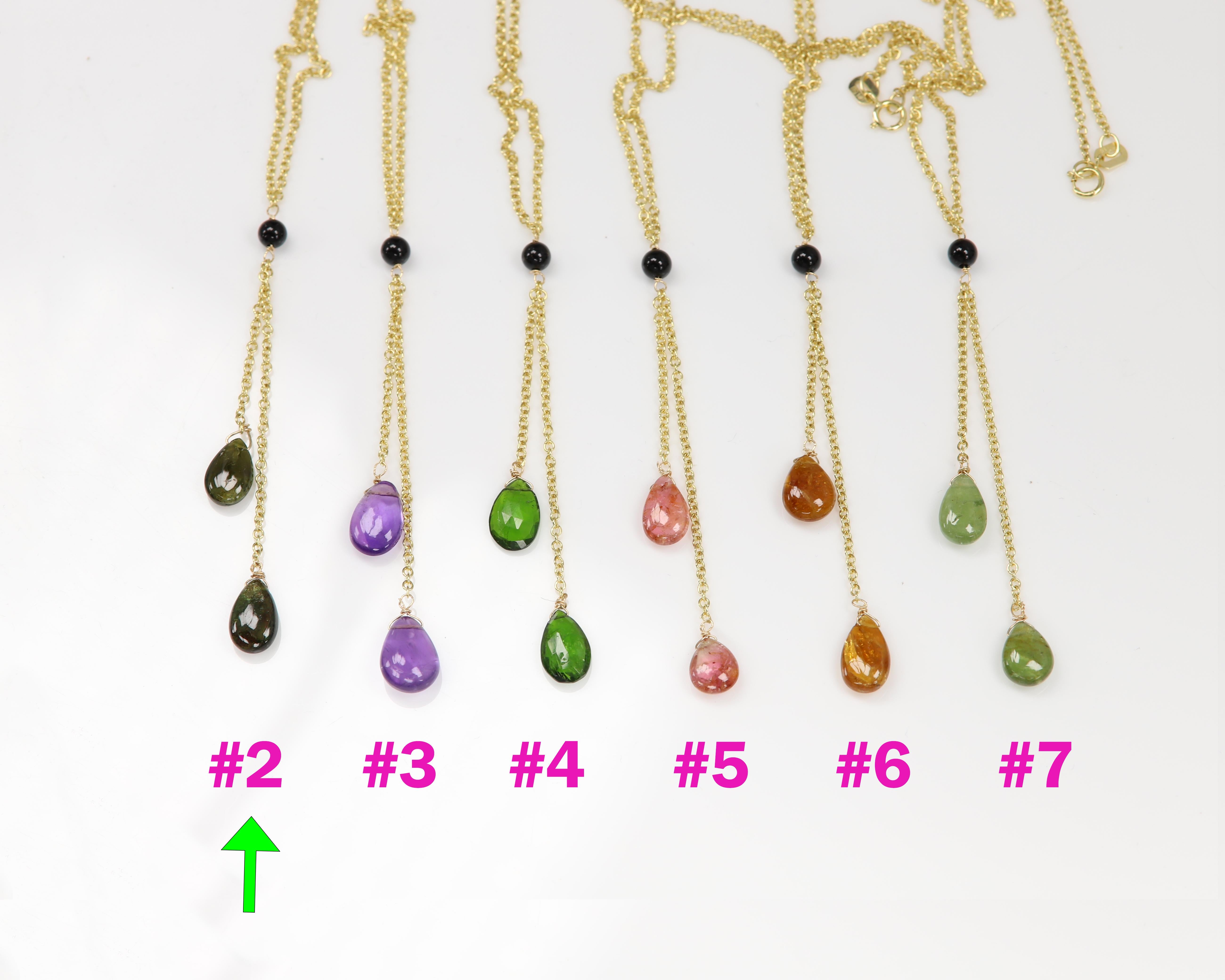 Collana vintage con smalto fatta a mano in Spagna  Spilla
Argento 925 e oro giallo 18 carati con smalti brillanti
misura circa 2,5'  lunghezza di 65 mm
pochi diamanti e zaffiro blu 
Peso totale 10,3 grammi
Perla pendente sul fondo
Lo stile è basato