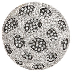 Large Diamond Ring 18 Karat Gold White natural Diamonds