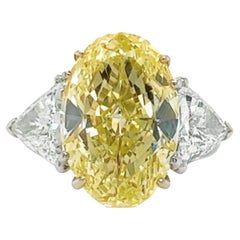 Bague de fiançailles en or blanc 18 carats avec trillion de diamants jaunes de taille ovale fantaisie