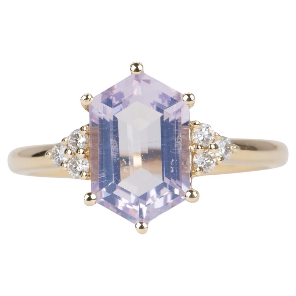 Anello di fidanzamento in quarzo lavanda con diamanti laterali da 2,24 carati in oro 14K R6580
