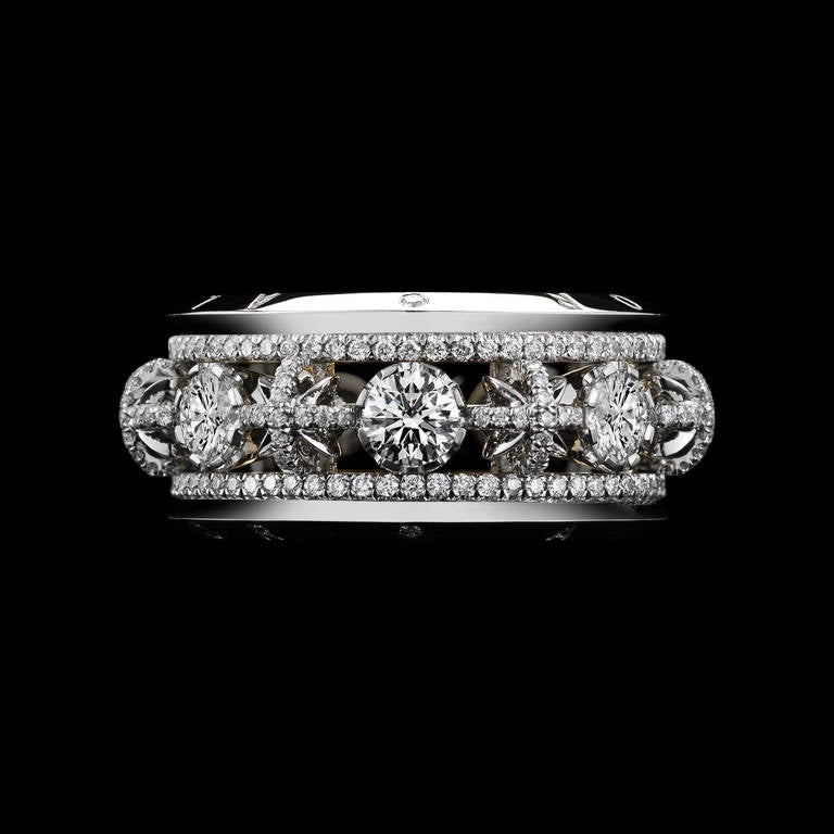 Alexandra Mor Narrow Snowflake & Brilliant Cut Diamond Eternity Band In New Condition For Sale In New York, NY