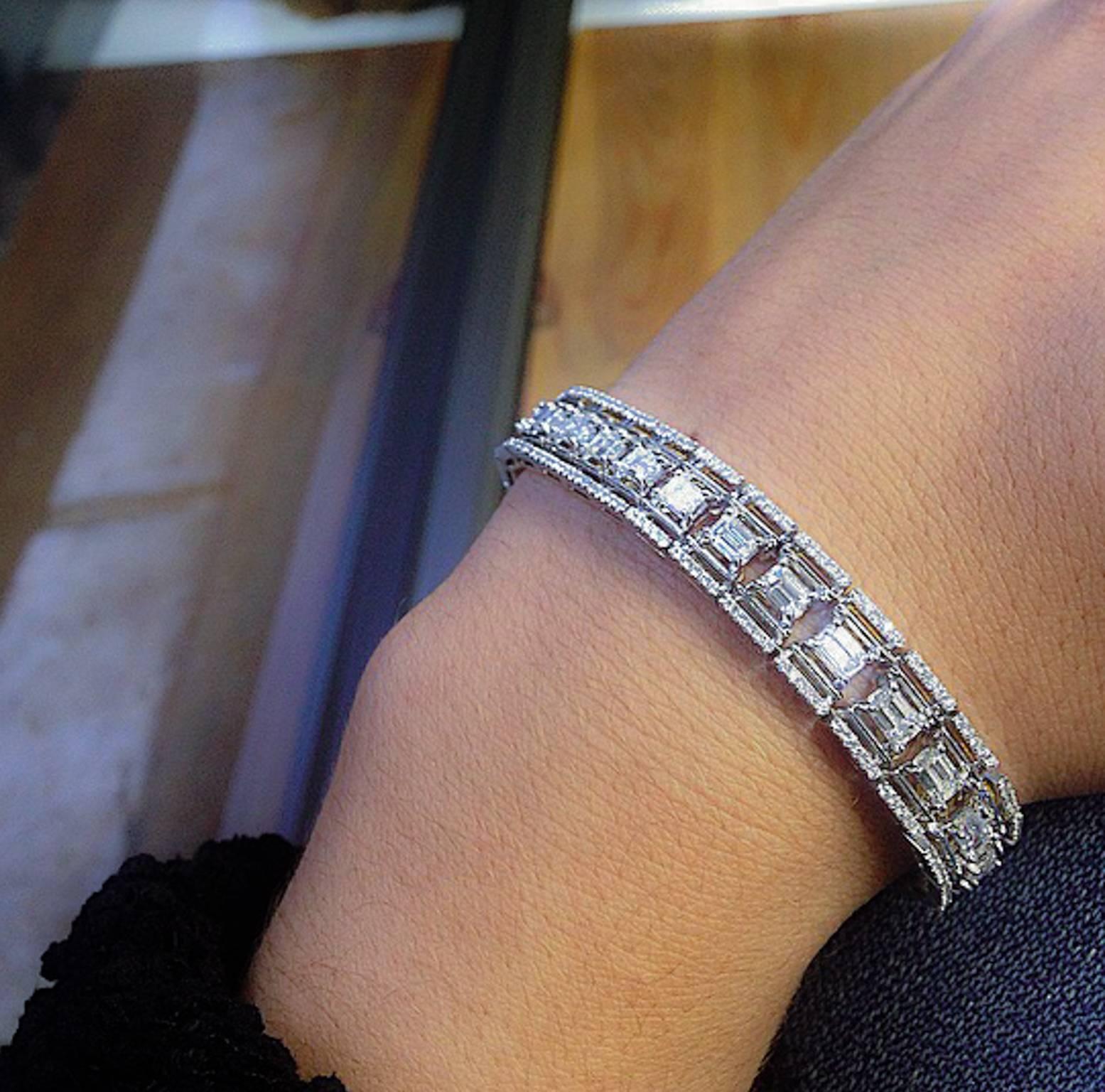 Contemporary Alexandra Mor Emerald-Cut Platform Diamond Bracelet