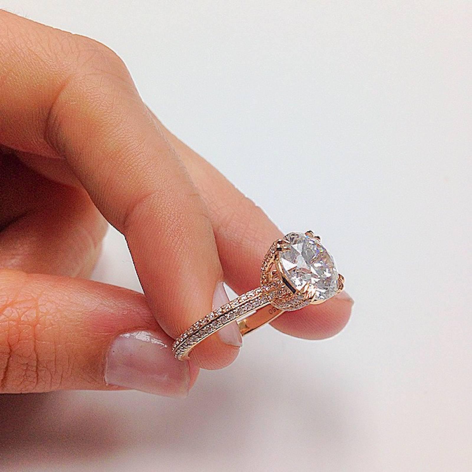 Alexandra Mor Engagement Ring with 3.13 Ct Ideal Cut F VS2 Center Diamond In New Condition For Sale In New York, NY