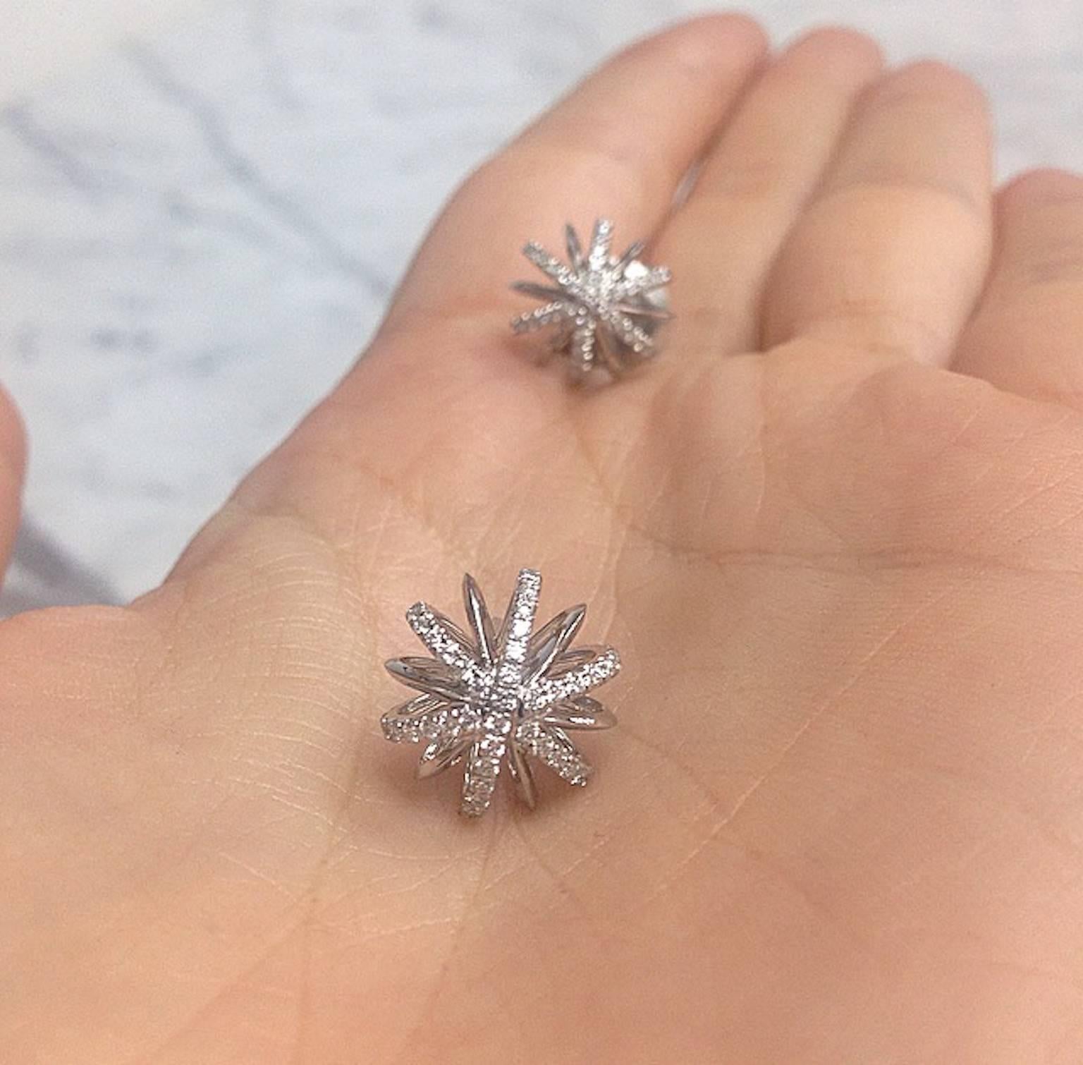 Alexandra Mor Diamond Snowflake Earrings in Platinum In New Condition For Sale In New York, NY
