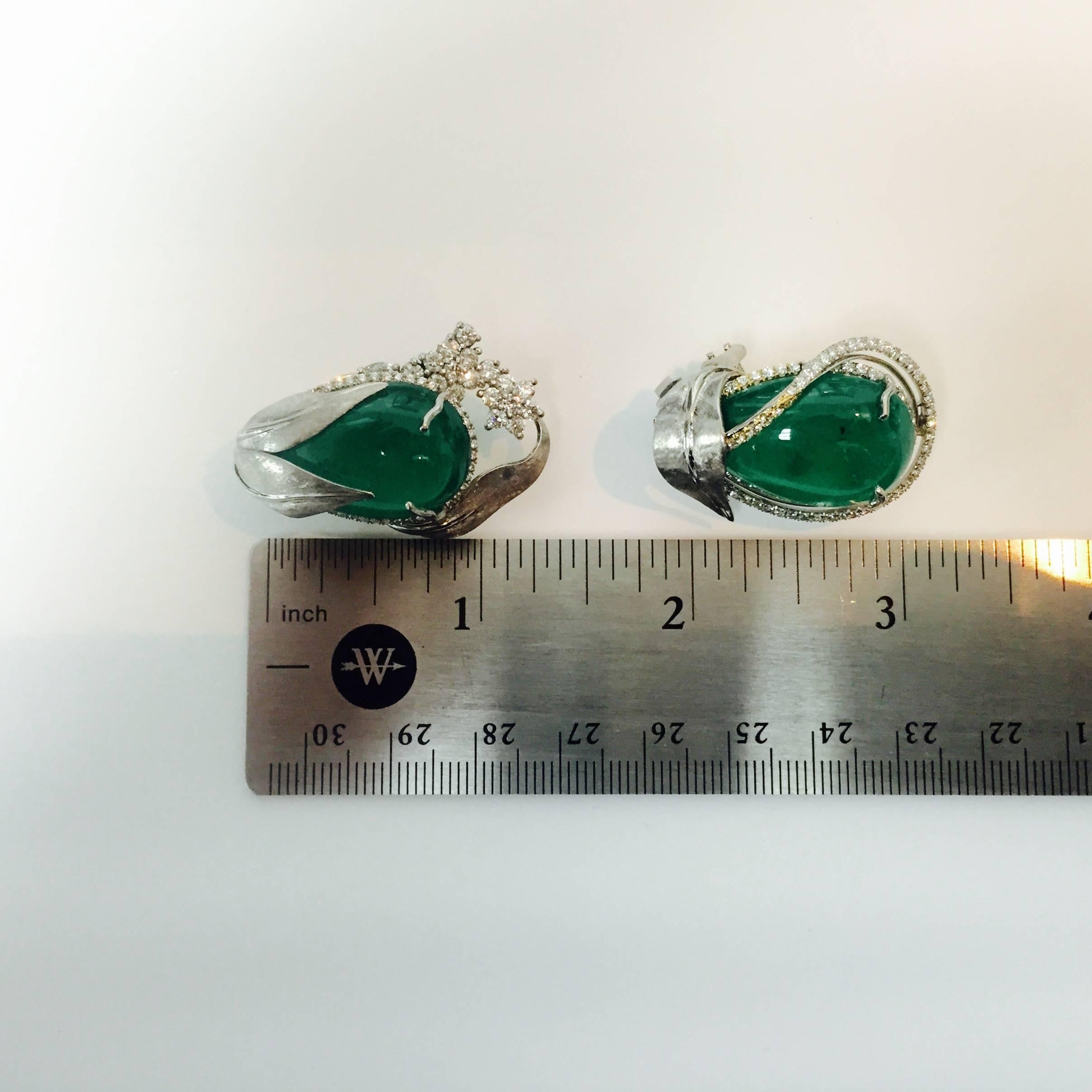 Emerald Diamond gold platinum Flower Earrings For Sale 3
