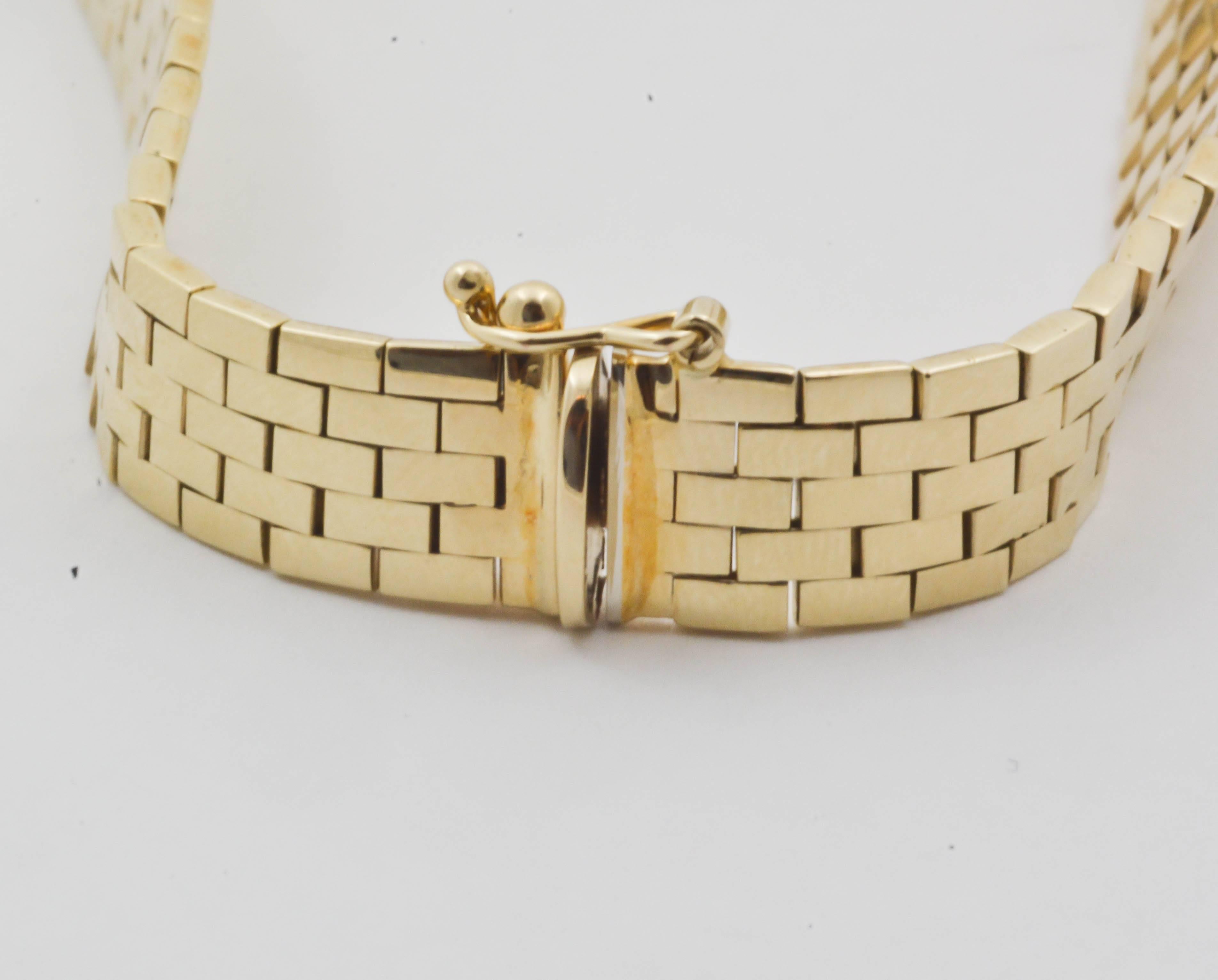 Gold Flat Brick Patterned Polished Link Bracelet In Excellent Condition In Dallas, TX