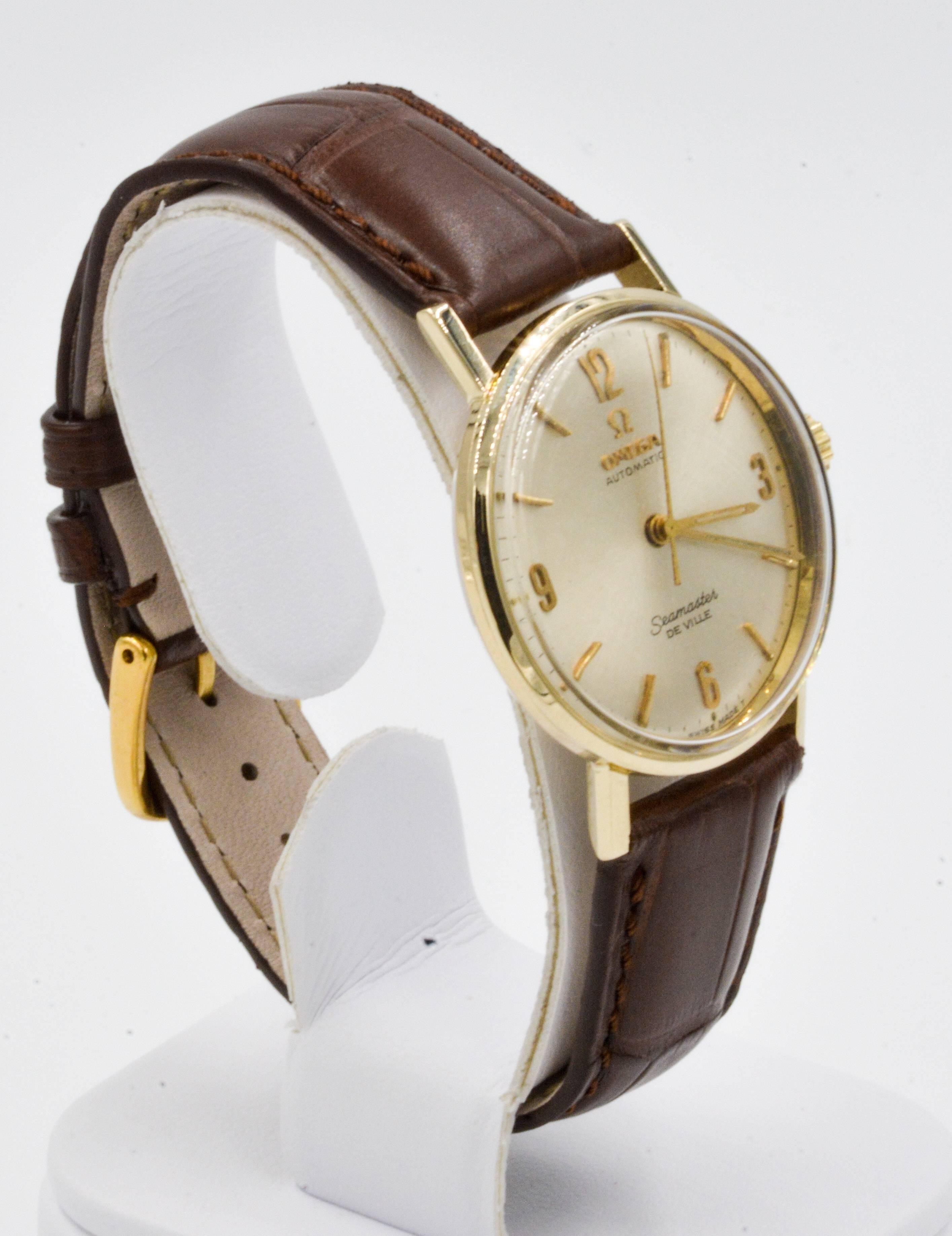 Classic 1960's Omega Seamaster Timepiece In Excellent Condition In Dallas, TX