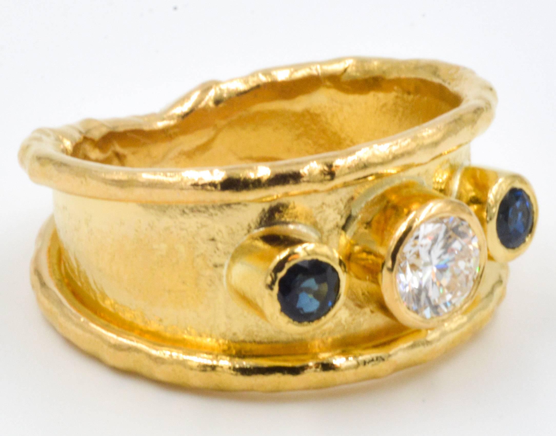 Classic Jean Mahie 22kt Yellow Gold Diamond and Sapphire Ring In Excellent Condition In Dallas, TX