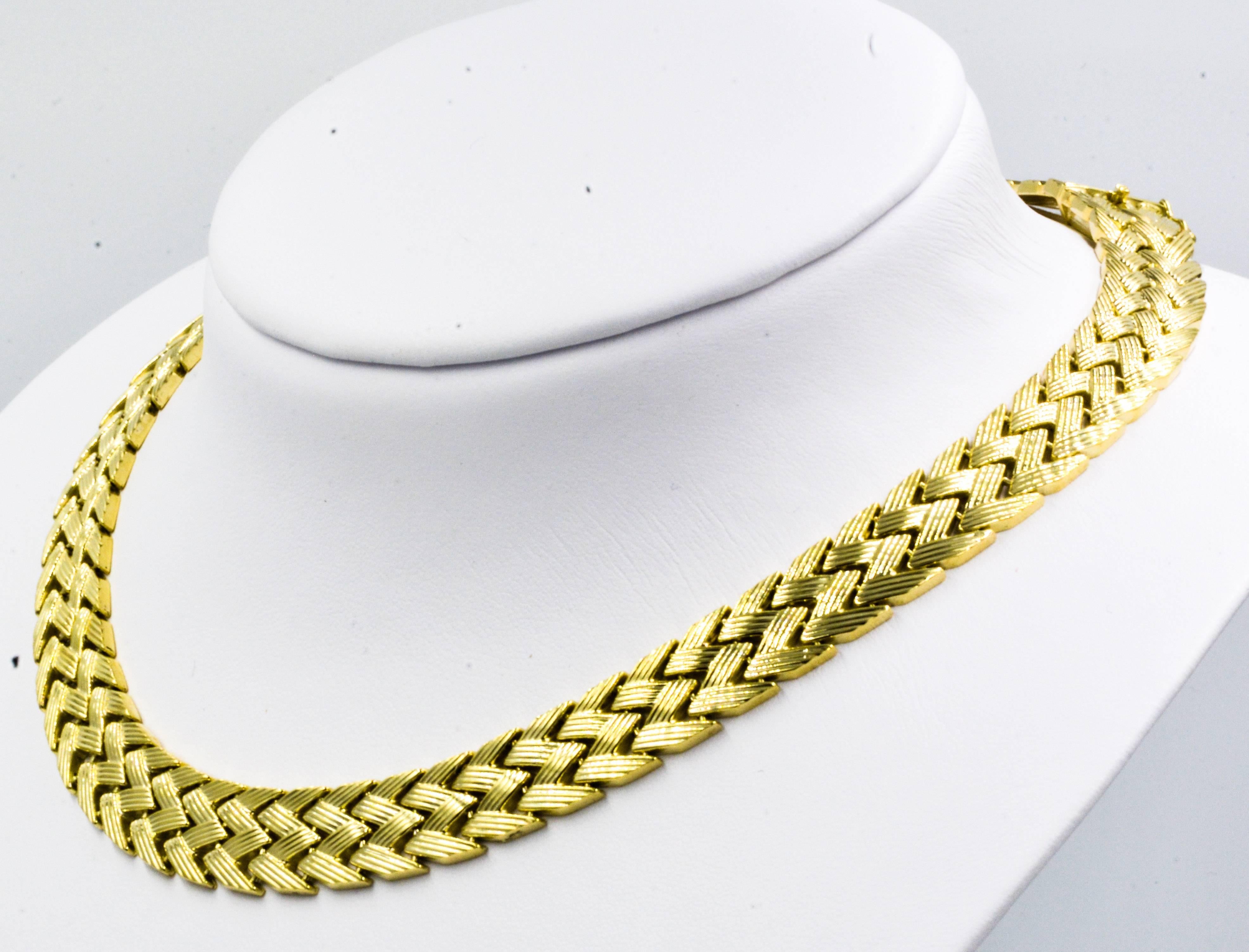 Modern Bold Yellow Gold Zig-Zag Pattern Necklace