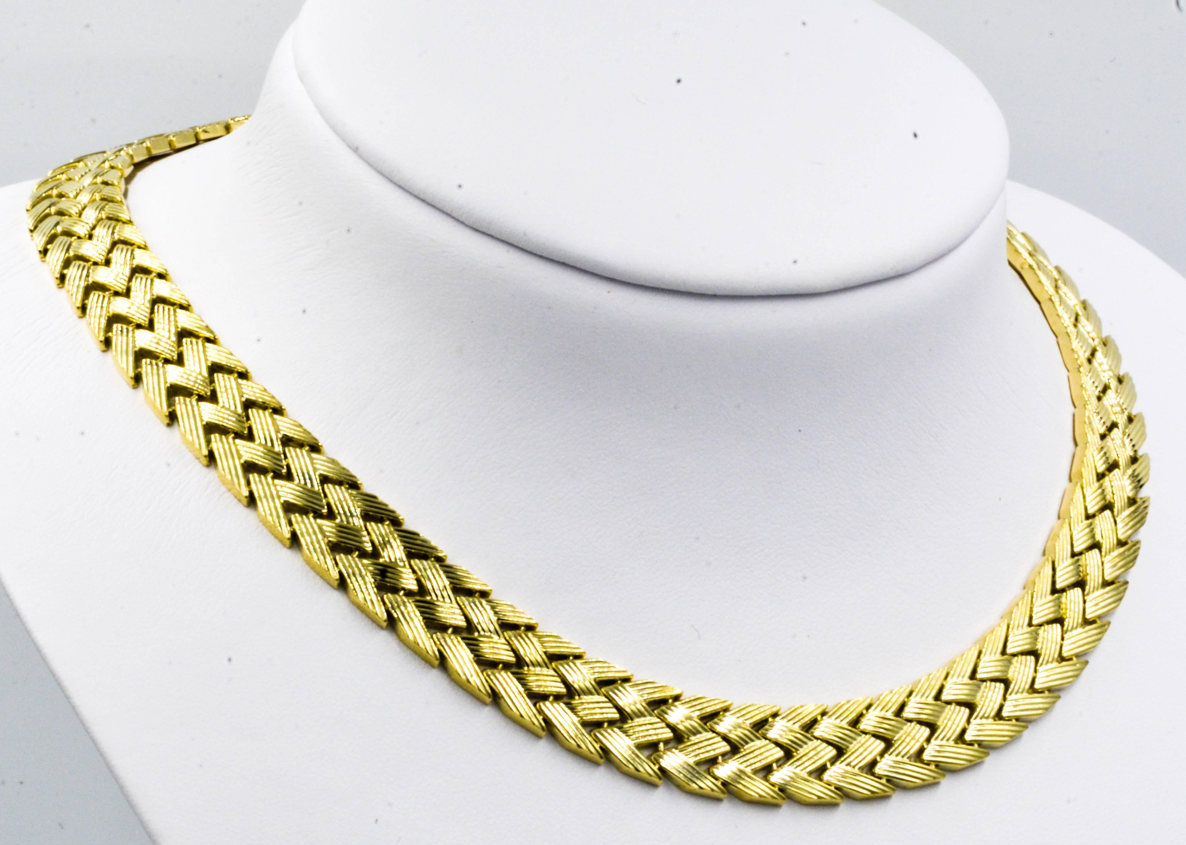 Women's or Men's Bold Yellow Gold Zig-Zag Pattern Necklace