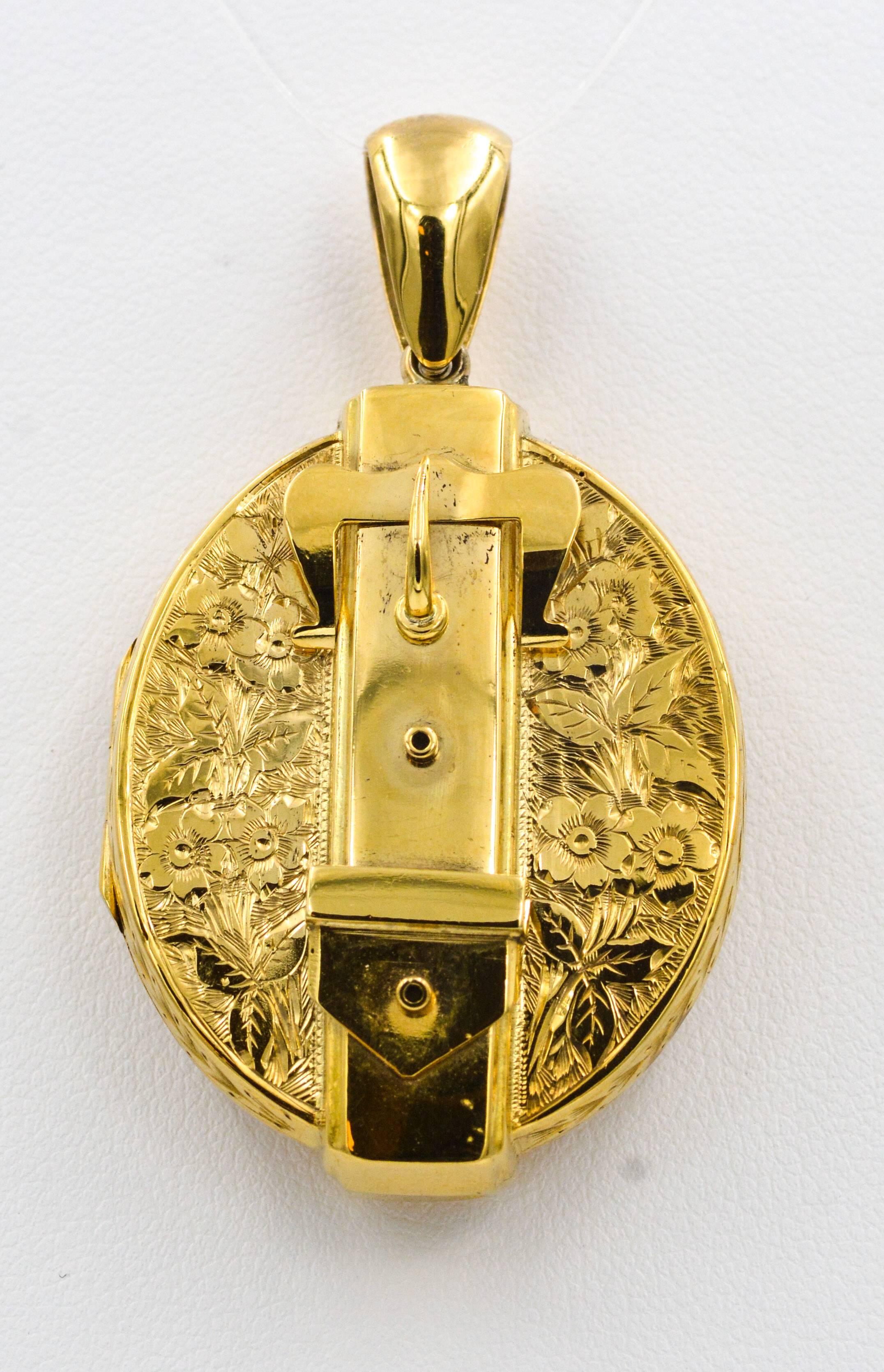 Women's or Men's Victorian Hand Engraved Yellow Gold Locket