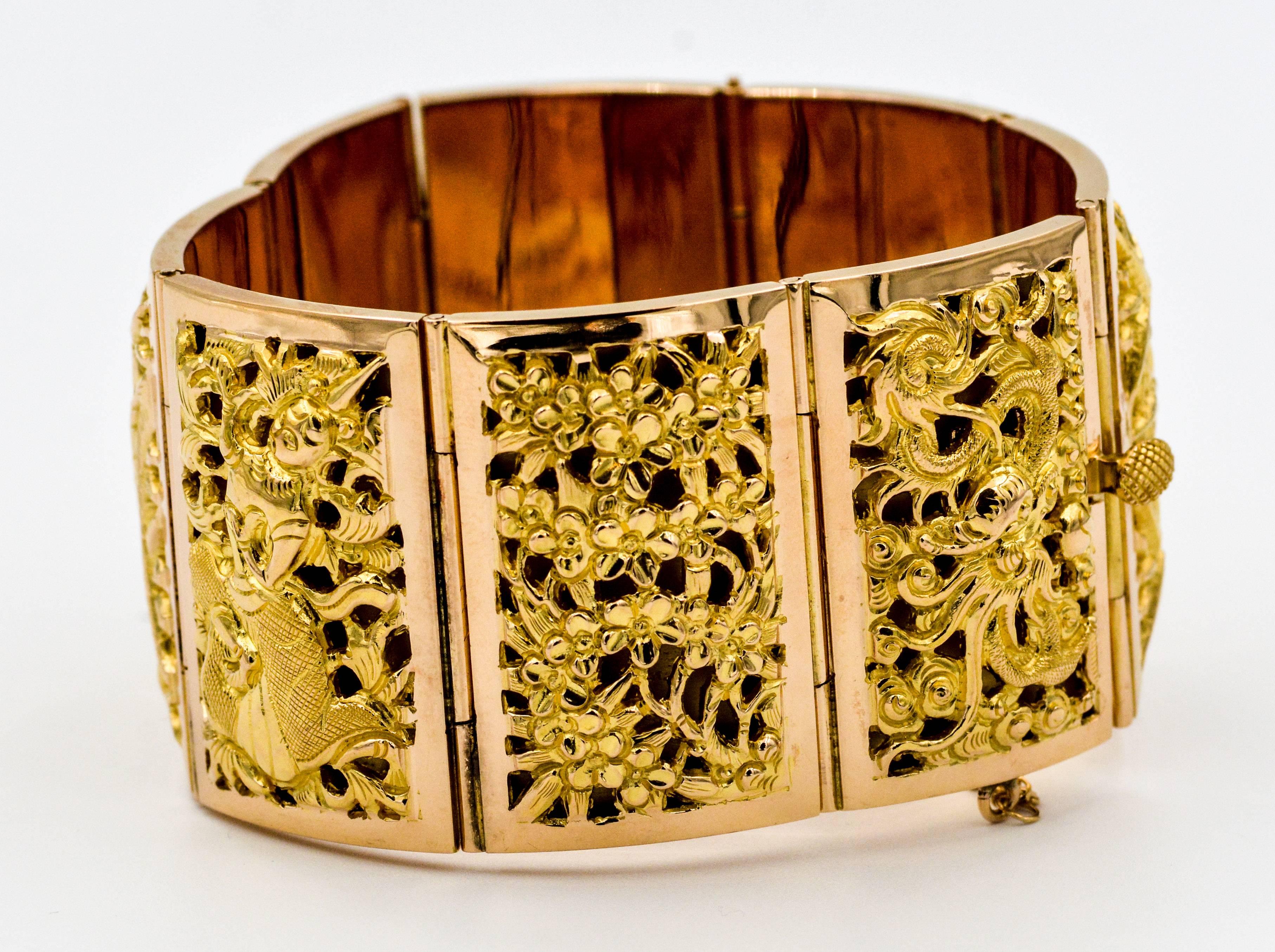 Asian Four Seasons Panel 18 Karat Yellow Gold Bracelet In Excellent Condition In Dallas, TX