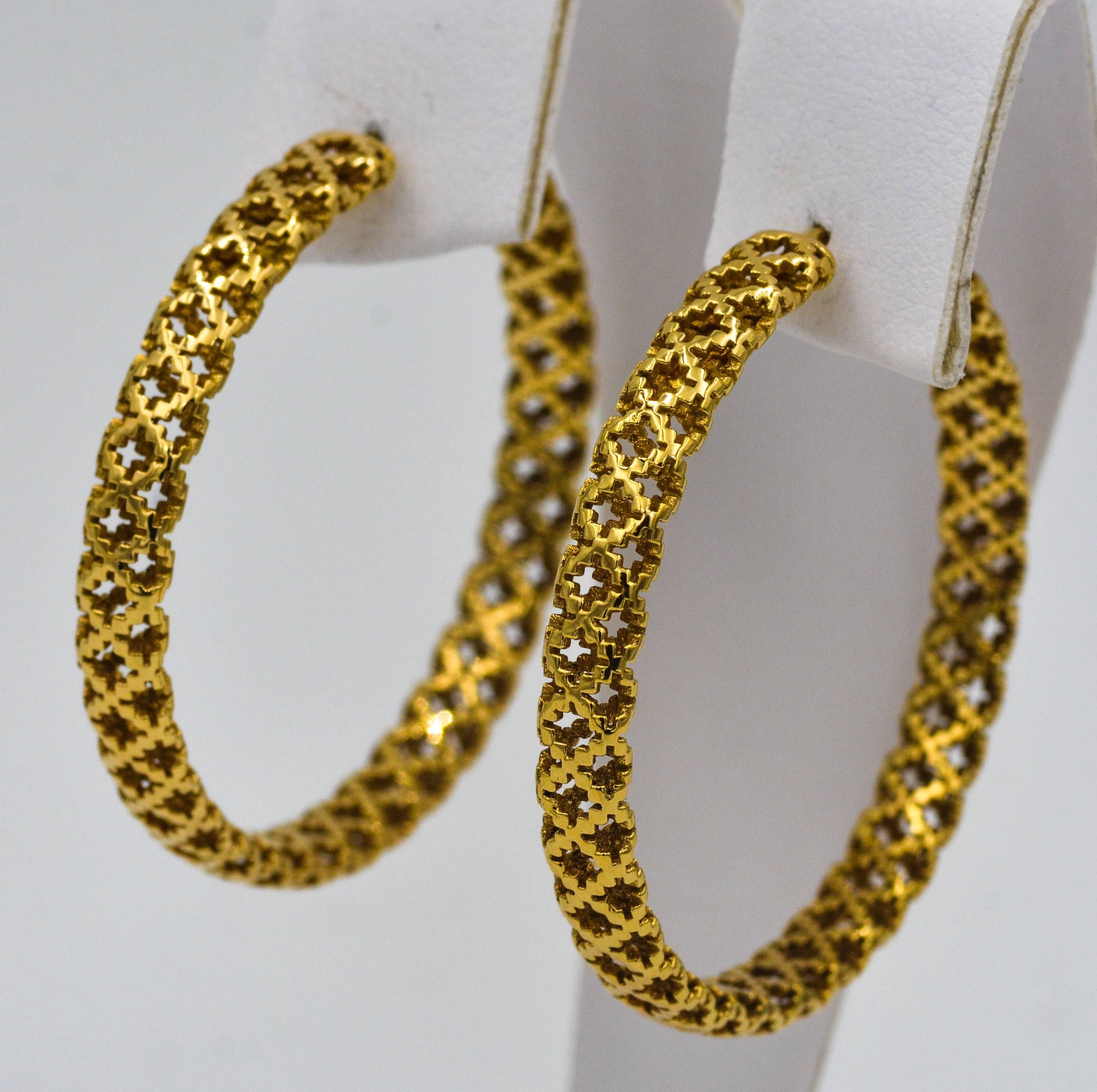 lightweight gold hoop earrings