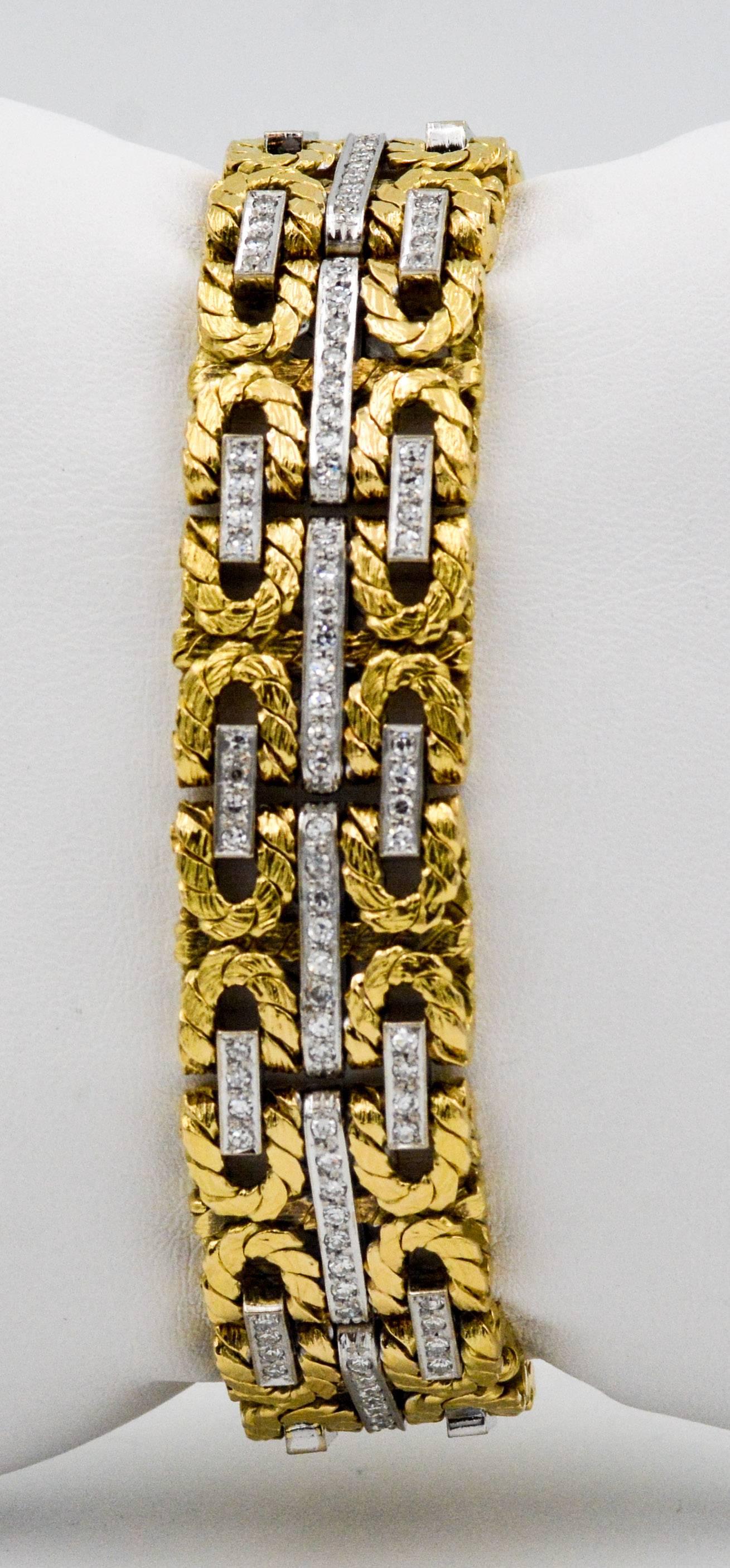 Modern 2.00 Carat Diamonds 18 Karat Gold Link Bracelet