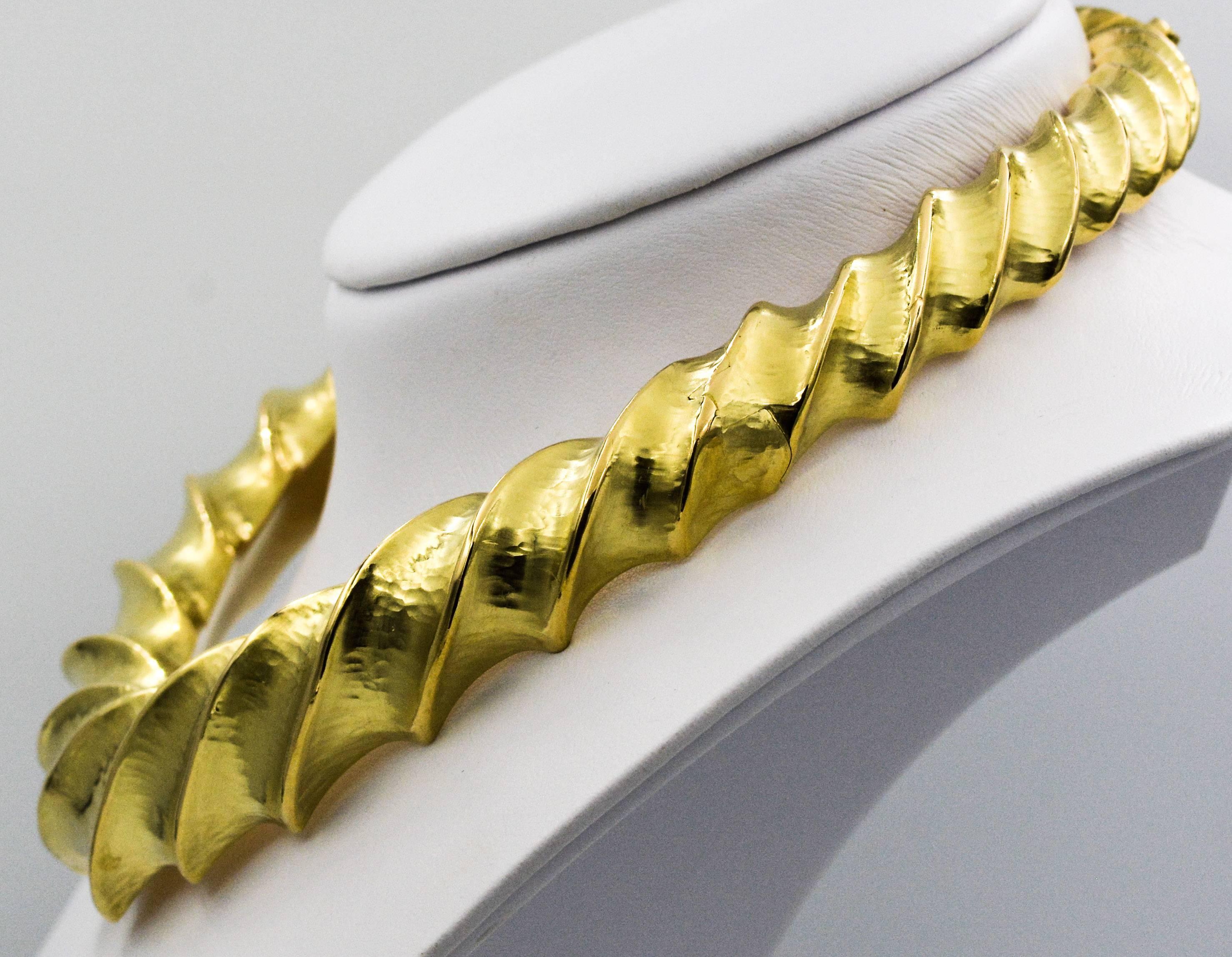 Hammered Finish 18 Karat Yellow Gold Twist Collar Necklace from Eiseman Jewels In Fair Condition In Dallas, TX