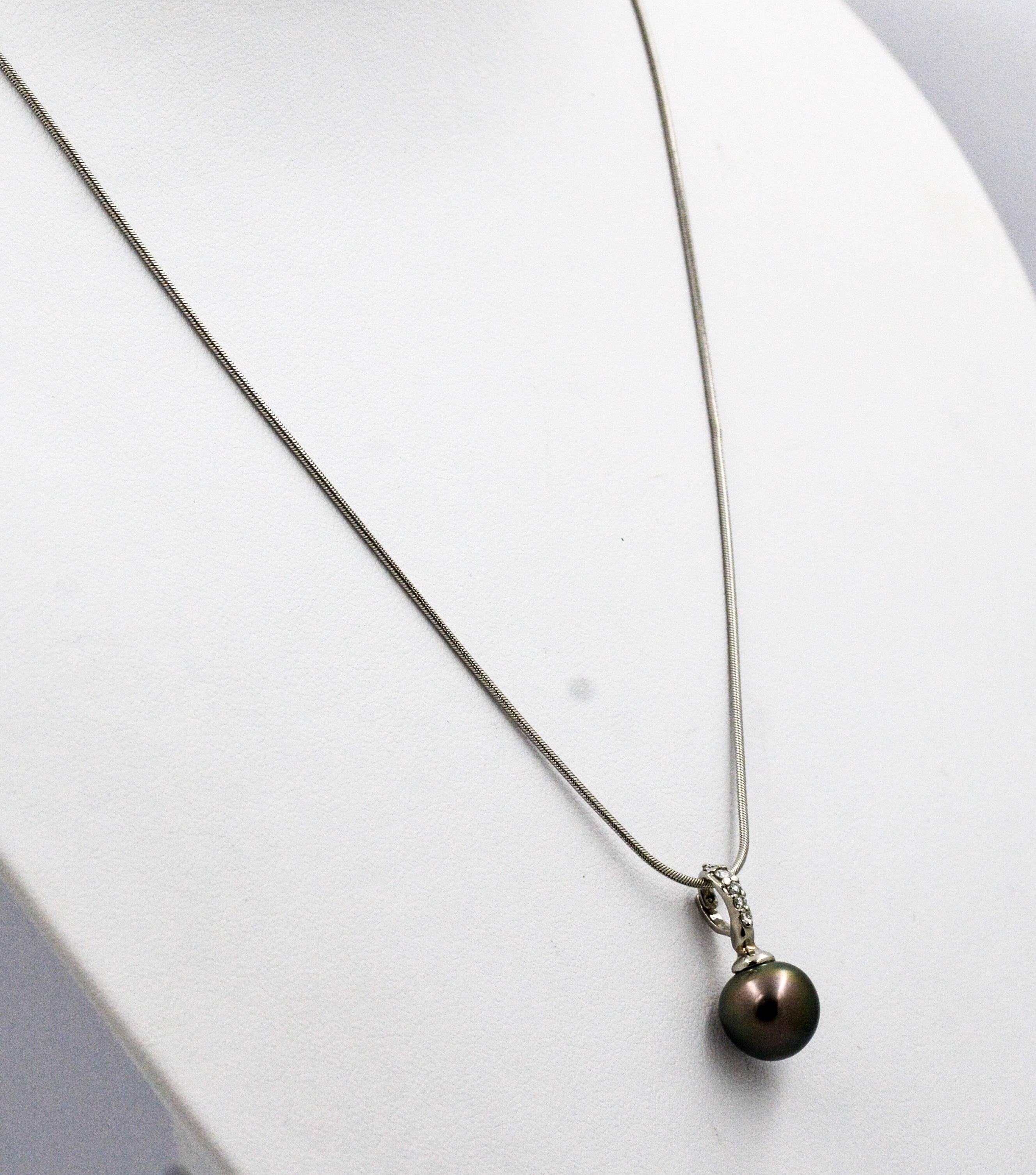 Women's Classic Cultured Black Pearl Drop Pendant and White Gold Snake Chain
