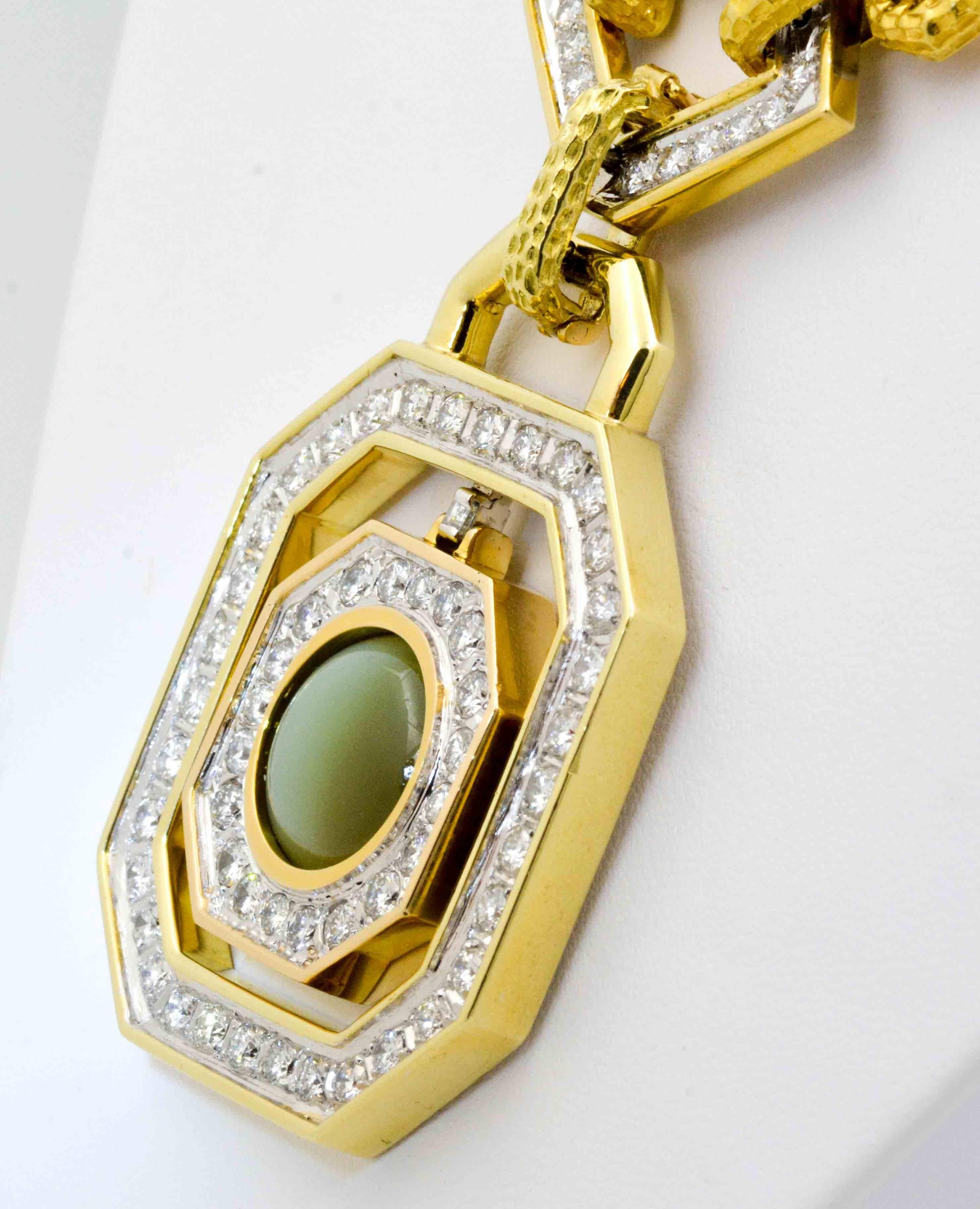 Modern Bold  Diamond and Cats Eye Chrysoberyl 18 Karat Yellow Gold Necklace
